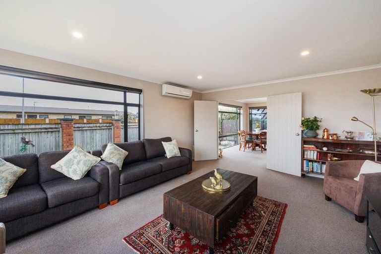 Photo of property in 78 Geneva Terrace, Kelvin Grove, Palmerston North, 4414