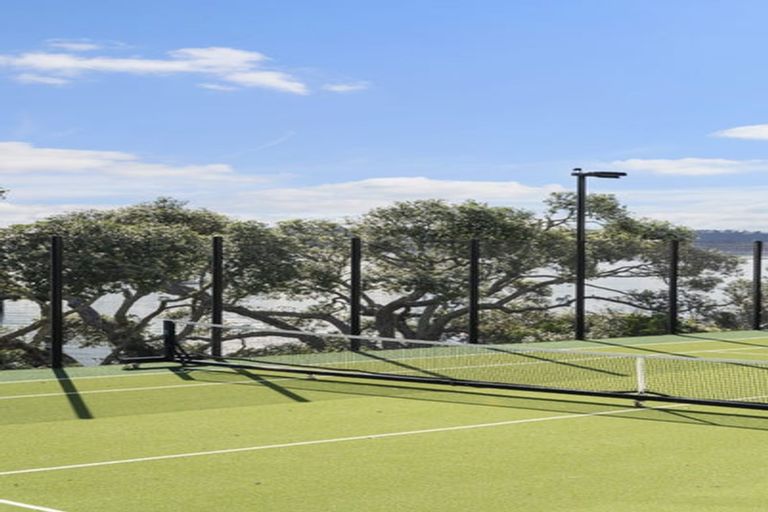 Photo of property in 27 Marine Parade, Herne Bay, Auckland, 1011