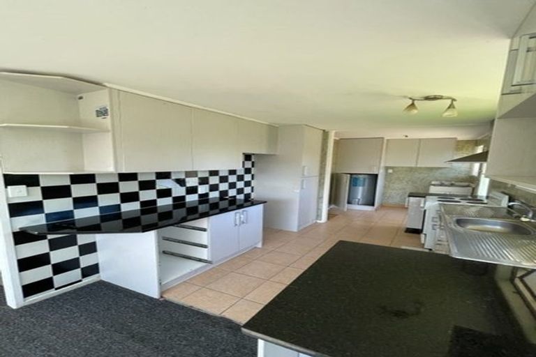Photo of property in 15 Selago Place, Manurewa, Auckland, 2102