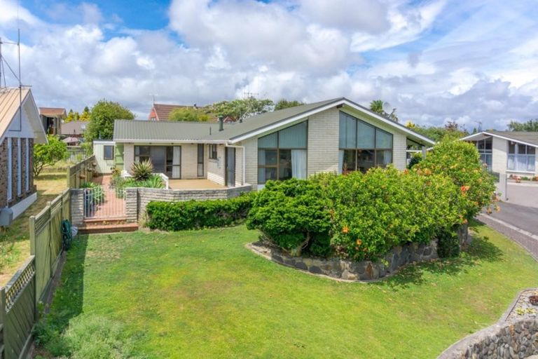 Photo of property in 13 Leyton Place, Nawton, Hamilton, 3200