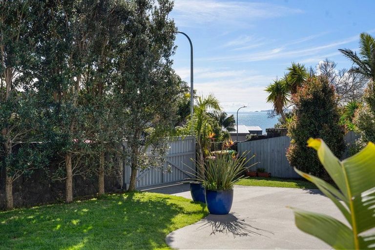 Photo of property in 15 Sea View Terrace, Cockle Bay, Auckland, 2014