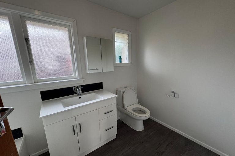 Photo of property in 73 Appleby Crescent, Burnside, Christchurch, 8053