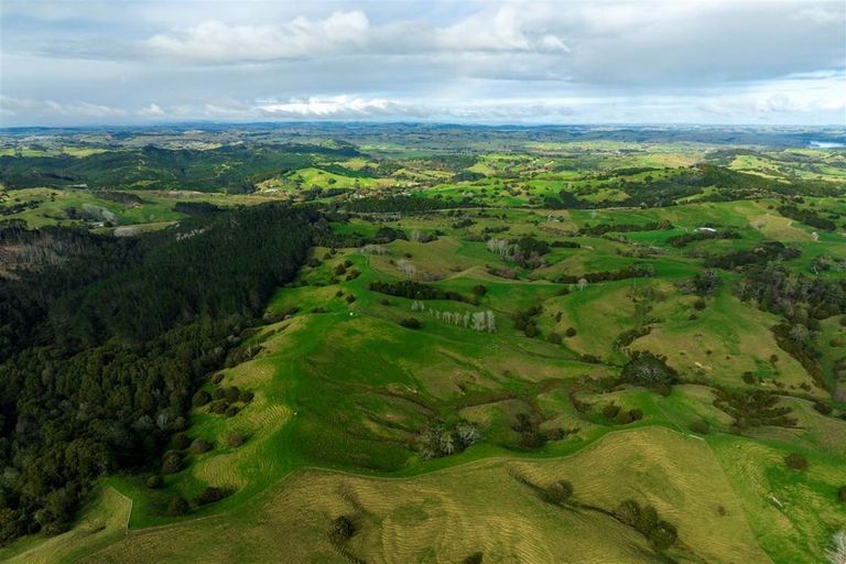 Photo of property in 435 Wairere Road, Paparoa, 0571