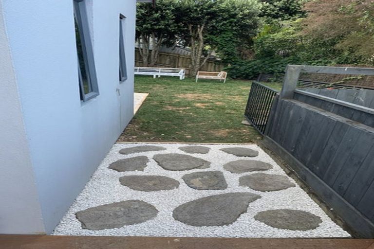 Photo of property in 6a Tallington Crescent, Torbay, Auckland, 0630