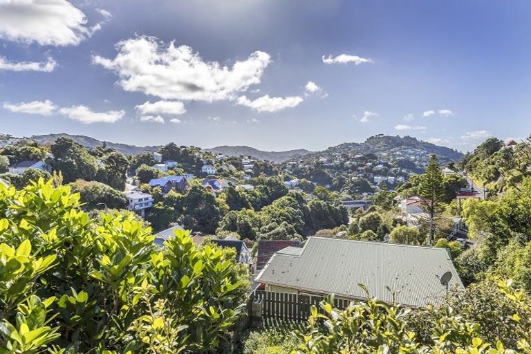 Photo of property in 5 Cluny Avenue, Kelburn, Wellington, 6012