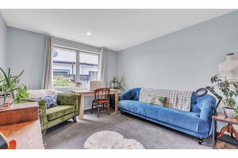 Photo of property in 27 Westpark Boulevard, Rangiora, 7400