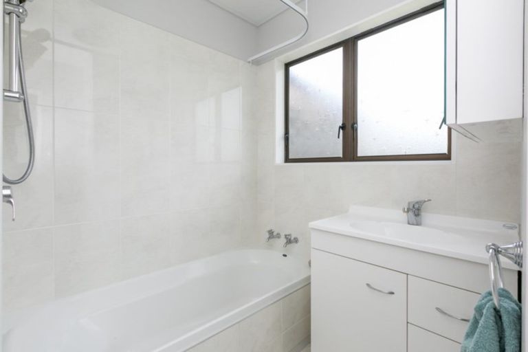 Photo of property in 70 Le Quesne Road, Bay View, Napier, 4104