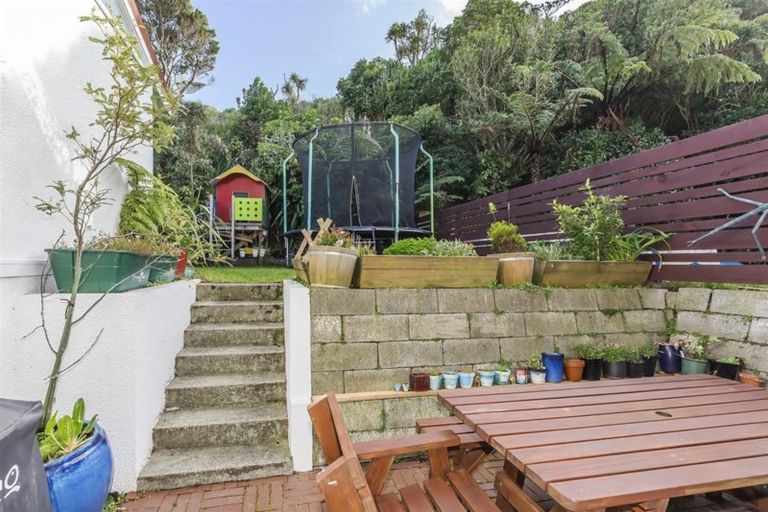 Photo of property in 13a Puketiro Avenue, Northland, Wellington, 6012