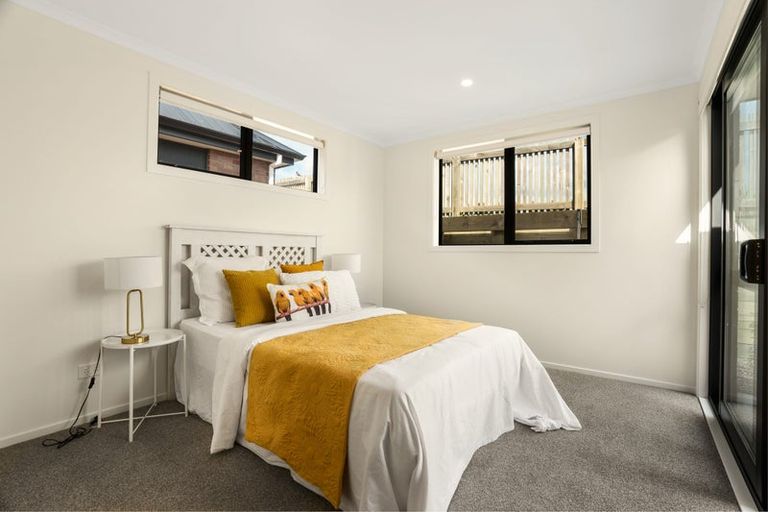 Photo of property in 25 Waruhia Crescent, Rototuna North, 3281
