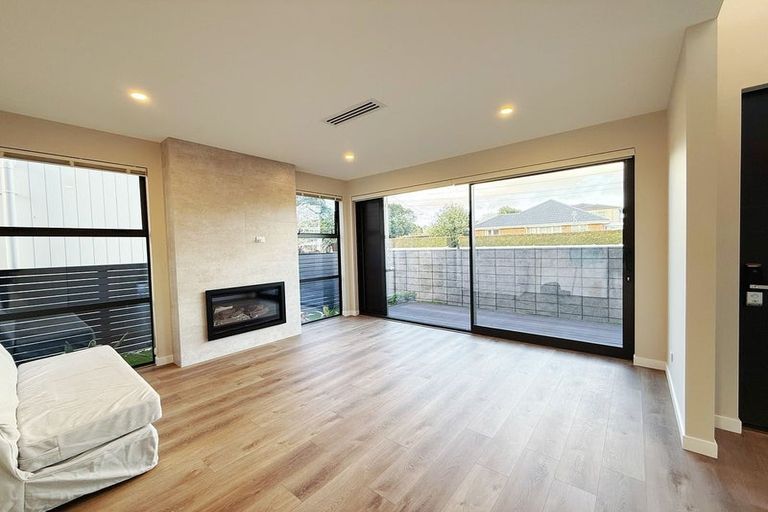 Photo of property in 30b Selwyn Road, Cockle Bay, Auckland, 2014