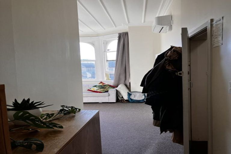 Photo of property in 4 Hawker Street, Mount Victoria, Wellington, 6011