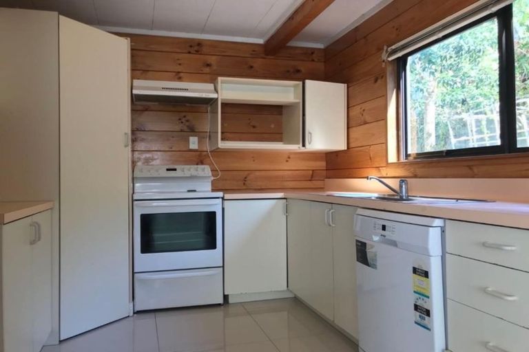 Photo of property in 6a Cambric Place, Botany Downs, Auckland, 2010