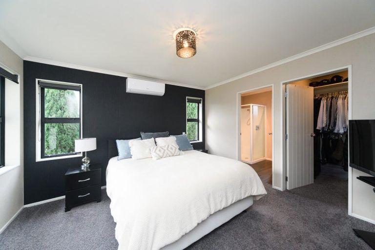 Photo of property in 6 Nevada Way, Kelvin Grove, Palmerston North, 4414
