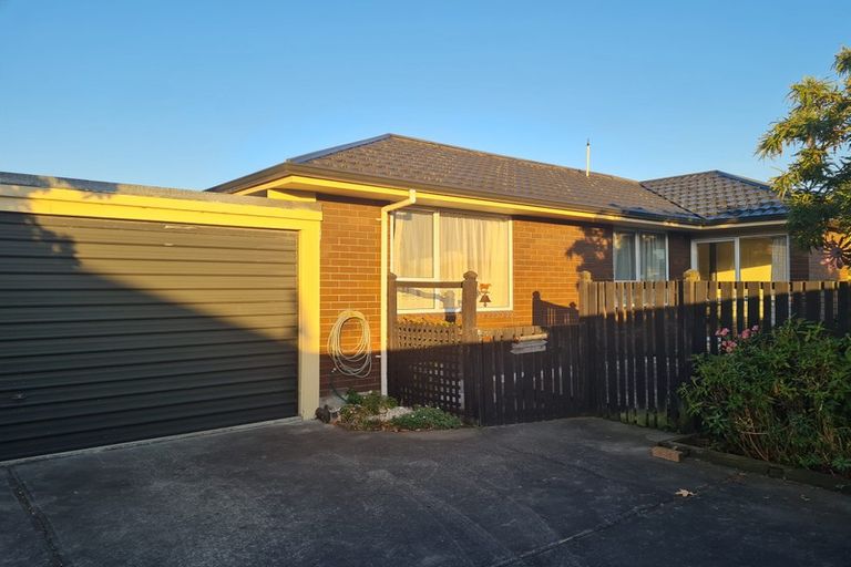 Photo of property in 2/126 Springs Road, Hornby, Christchurch, 8042