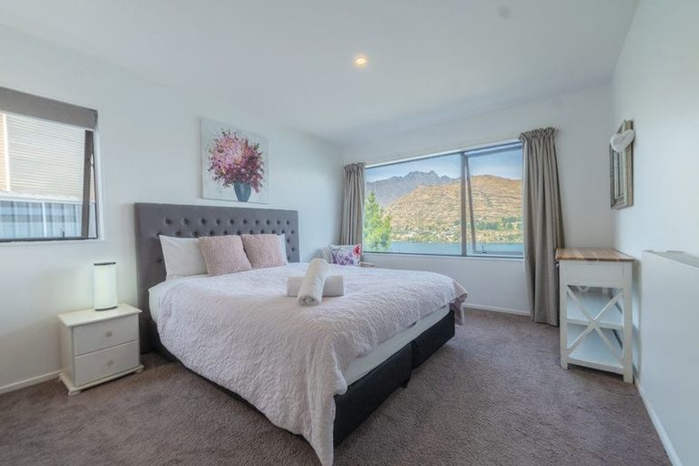 Photo of property in 22 Golden Terrace, Queenstown, 9300