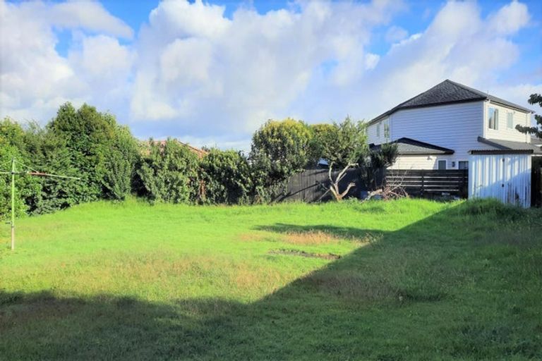 Photo of property in 24 Dellwood Avenue, Henderson, Auckland, 0612
