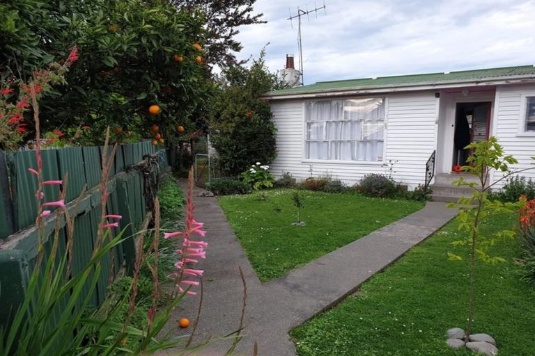 Photo of property in 3/1104 Heretaunga Street East, Parkvale, Hastings, 4122