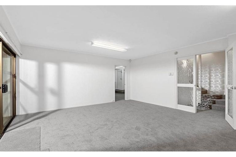 Photo of property in 319 Albany Highway, Rosedale, Auckland, 0632