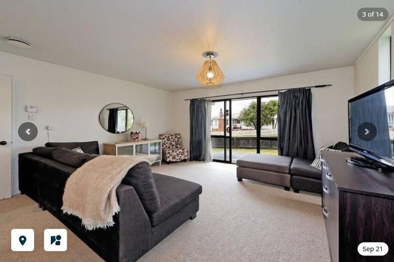Photo of property in 2a Hughes Terrace, Te Atatu Peninsula, Auckland, 0610