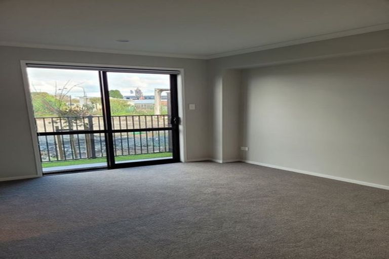 Photo of property in 8 Kawapani Lane, Kumeu, 0810