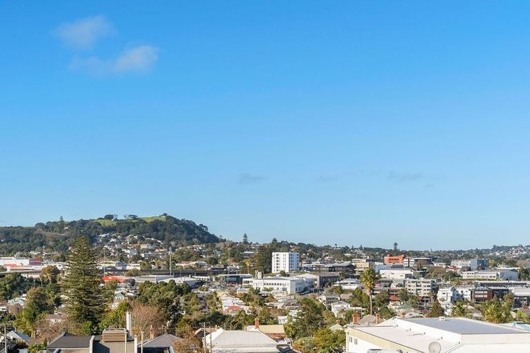 Photo of property in Crest Apartments, 407/199 Great North Road, Grey Lynn, Auckland, 1021