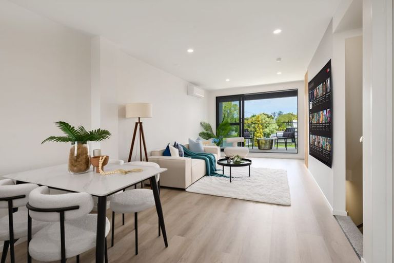 Photo of property in 36 Longburn Road, Henderson, Auckland, 0610