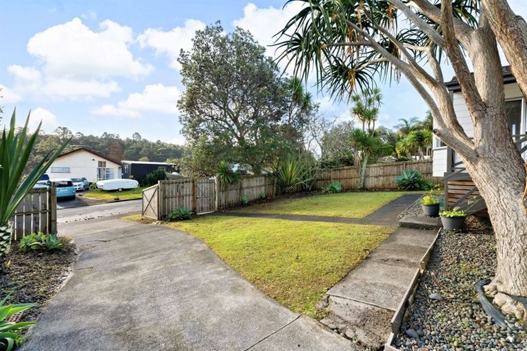 Photo of property in 6 Hotspur Place, Bayview, Auckland, 0629