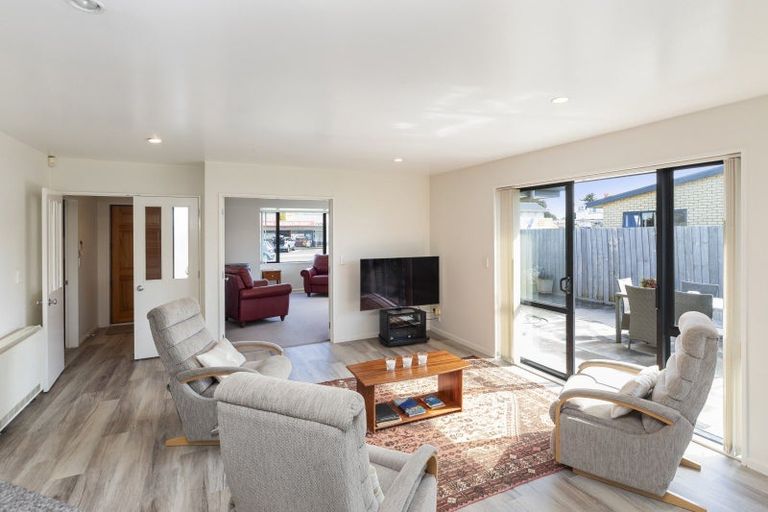 Photo of property in 71 Springs Road, Hornby, Christchurch, 8042