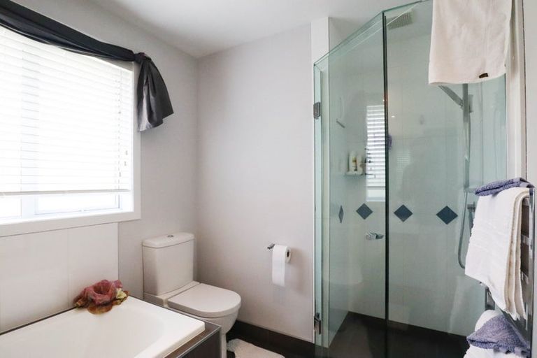 Photo of property in 1/88 Pah Road, Cockle Bay, Auckland, 2014