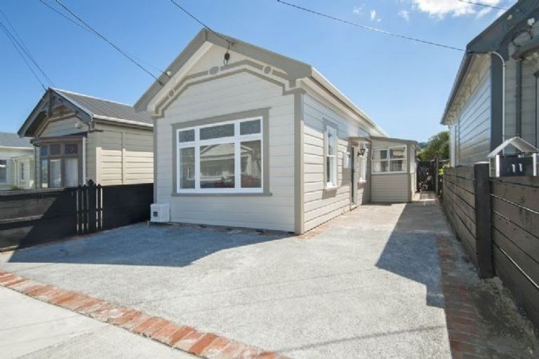 Photo of property in 11 Beach Street, Petone, Lower Hutt, 5012