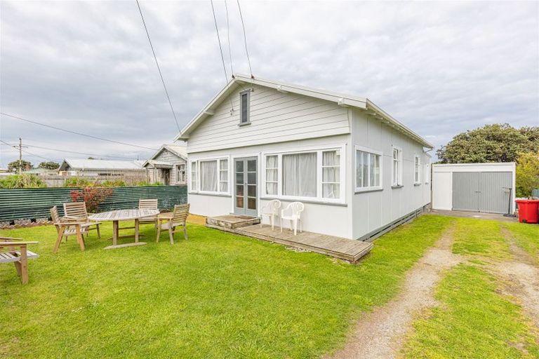Photo of property in 11 Matai Street, Castlecliff, Whanganui, 4501