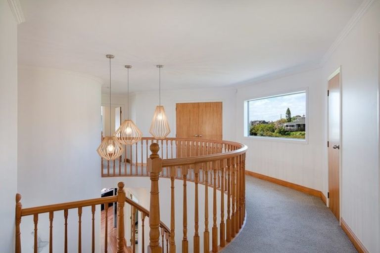 Photo of property in 16 Commodore Parry Road, Castor Bay, Auckland, 0620