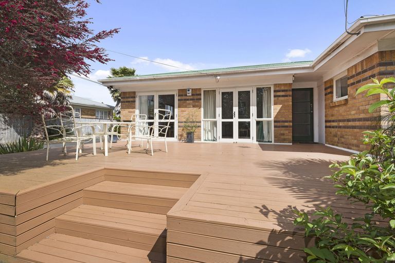 Photo of property in 20 Campbell Place, Papakura, 2110