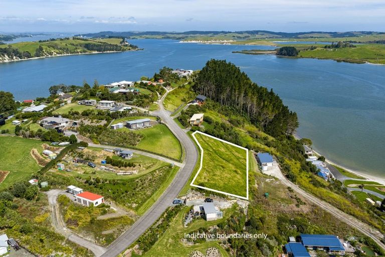 Photo of property in 6 Emay Crescent, Pahi, Paparoa, 0571
