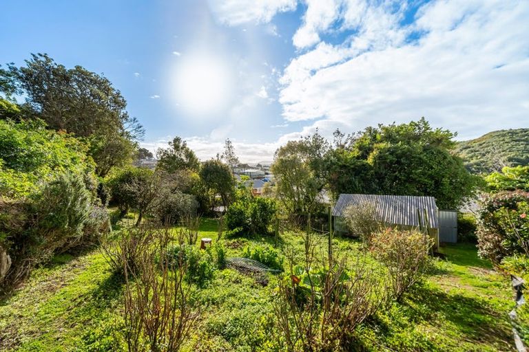 Photo of property in 125 Sievers Grove, Cannons Creek, Porirua, 5024