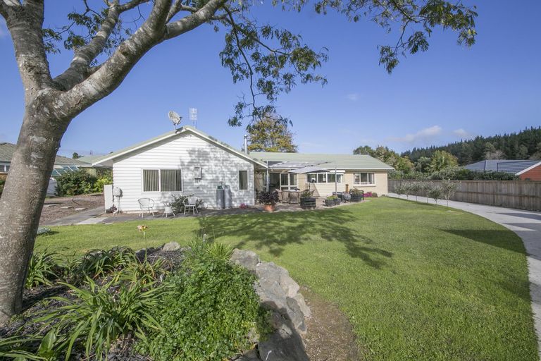 Photo of property in 6 Applemoors Way, Riverhead, 0820