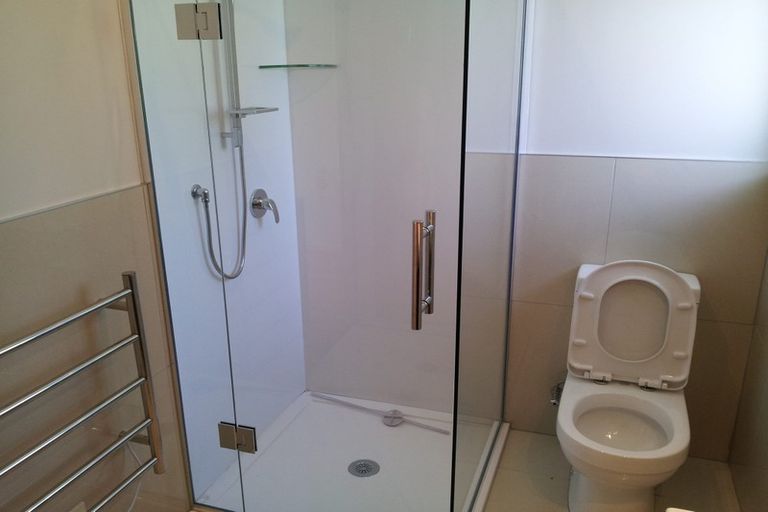 Photo of property in 67 Eskdale Road, Birkdale, Auckland, 0626