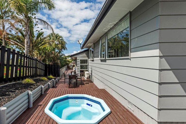 Photo of property in 5 Freya Place, Torbay, Auckland, 0630