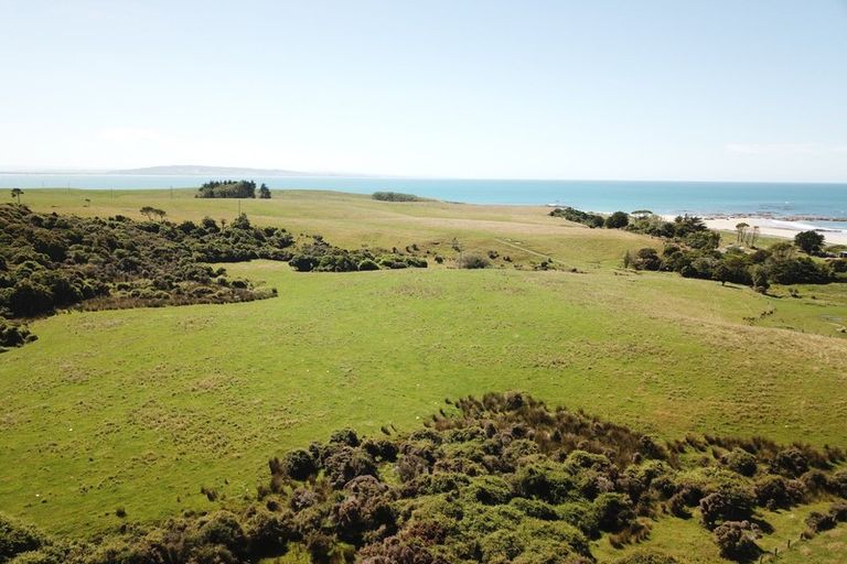 Photo of property in 290 The Nuggets Road, Ahuriri Flat, Kaka Point, 9271