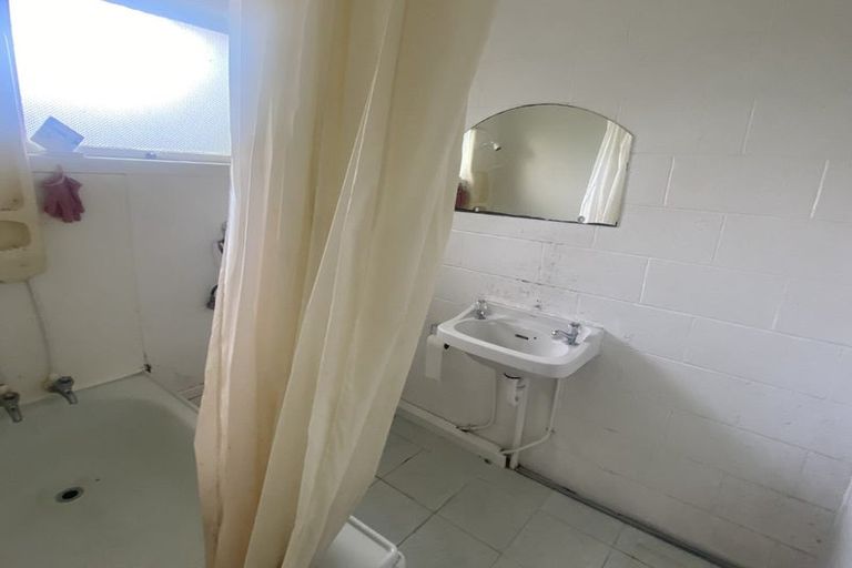 Photo of property in 46 Gardner Avenue, New Lynn, Auckland, 0600