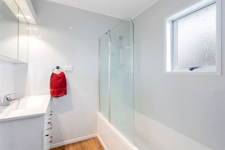 Photo of property in 14 Hinau Place, Edgecumbe, 3120