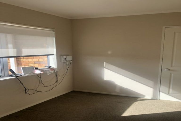 Photo of property in 1/14 Silkwood Grove, Totara Heights, Auckland, 2105