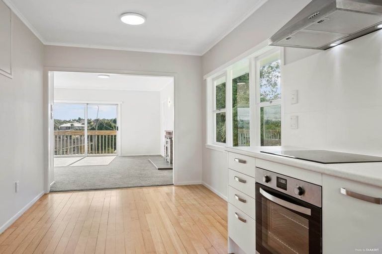 Photo of property in 26 Bond Crescent, Forrest Hill, Auckland, 0620