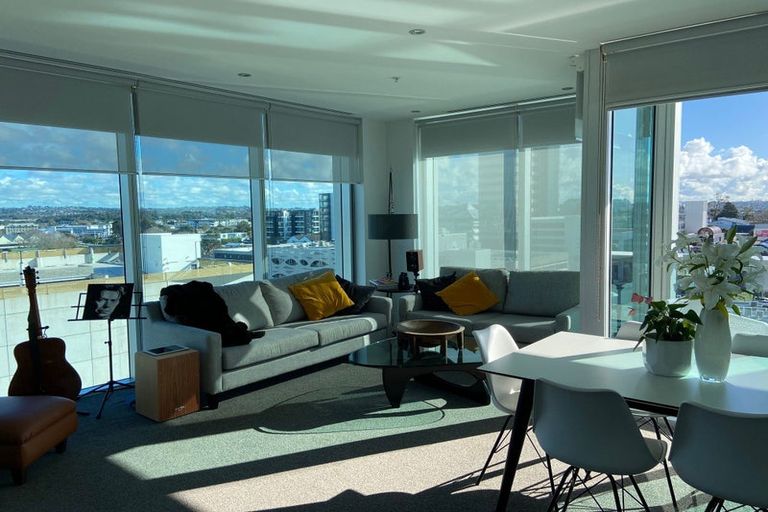 Photo of property in Sentinel Apartments, 706/3 Northcroft Street, Takapuna, Auckland, 0622