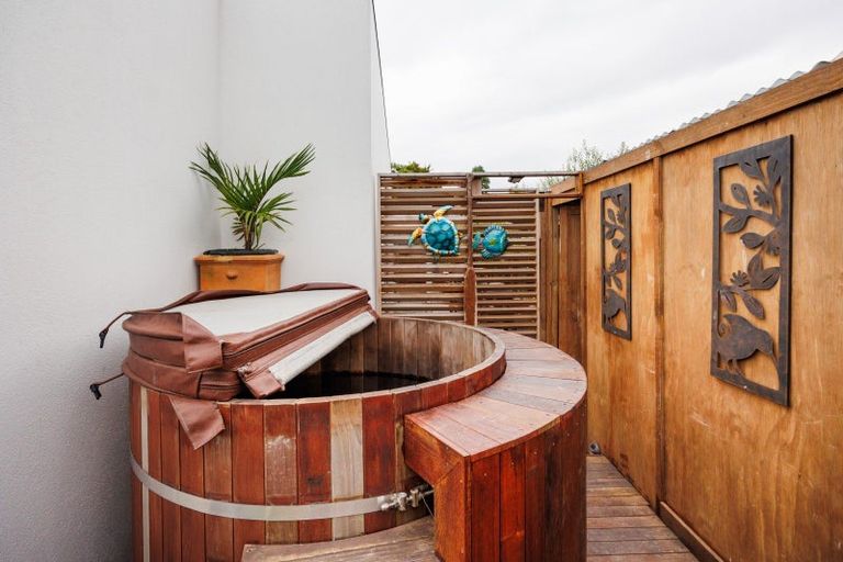 Photo of property in 172 Park Road, West End, Palmerston North, 4410