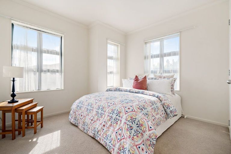 Photo of property in 3a Seacrest Drive, West Harbour, Auckland, 0618