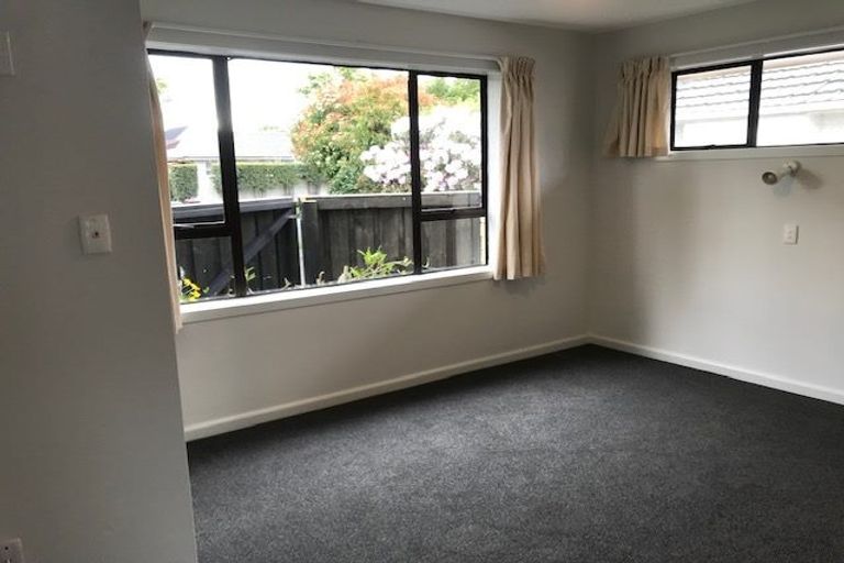 Photo of property in 22 Withells Road, Avonhead, Christchurch, 8042