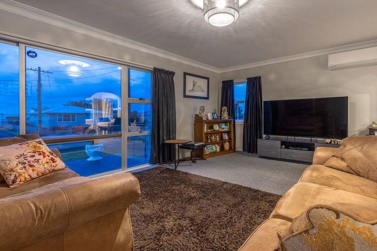 Photo of property in 24 Ferguson Street, Levin, 5510