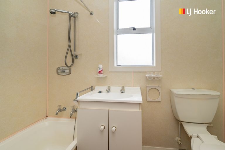 Photo of property in 182 Oxford Street, South Dunedin, Dunedin, 9012