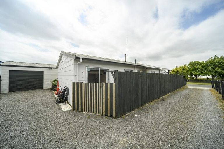Photo of property in 17 Cargill Grove, Kelvin Grove, Palmerston North, 4414